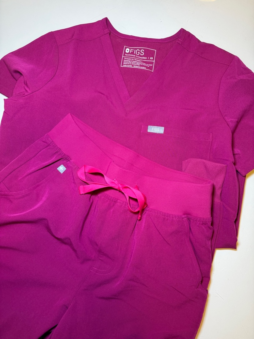 FIGS Women's Scrub Set